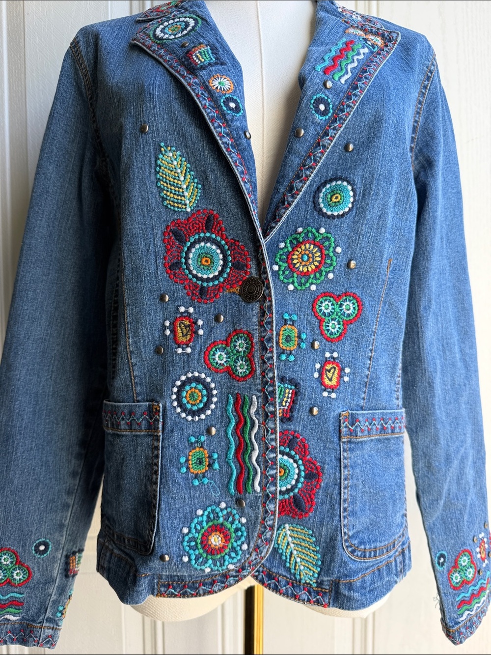 Ruby Rd. Colorful Festival Western Boho Size 8 Embroidered Denim Blazer - Picture 3 of 9